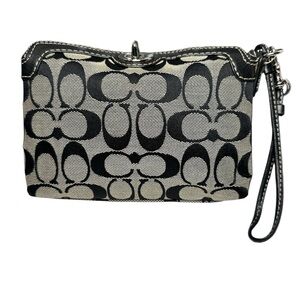 Y2K Beautiful signature Coach turn-lock Black and Cream Wristlet